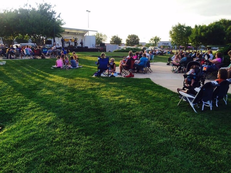 Free outdoor concerts in Wichita at New Market Square - Arts-a-Maize