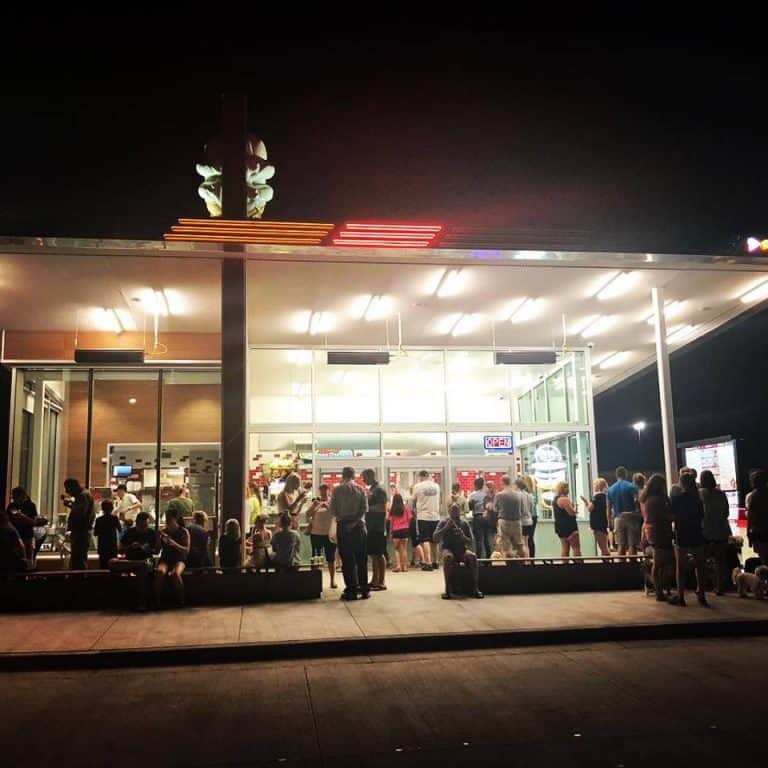night time crowd at Andy's Frozen Custard in Wichita
