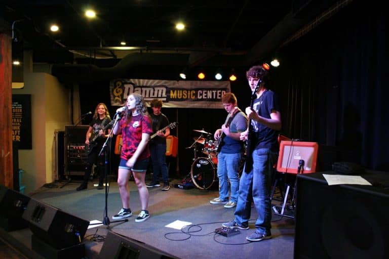 damm-music-center-performance-band