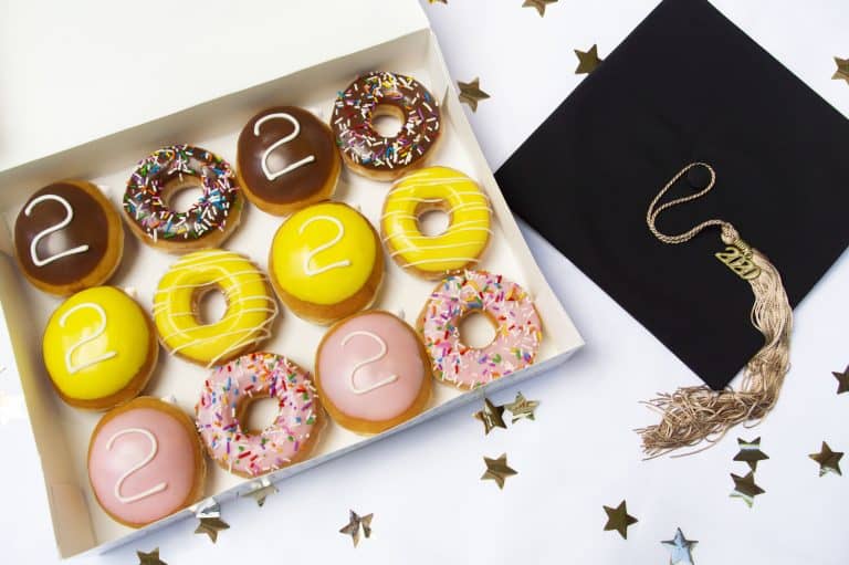 2020 graduation dozen doughnuts at krispy kreme free