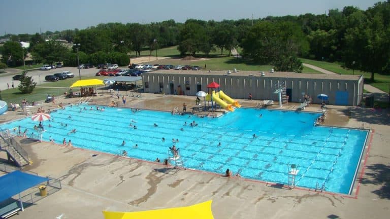 Haysville City Pool activities and recreation