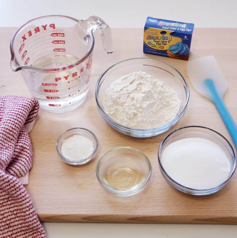 ingredients to make homemade play dough